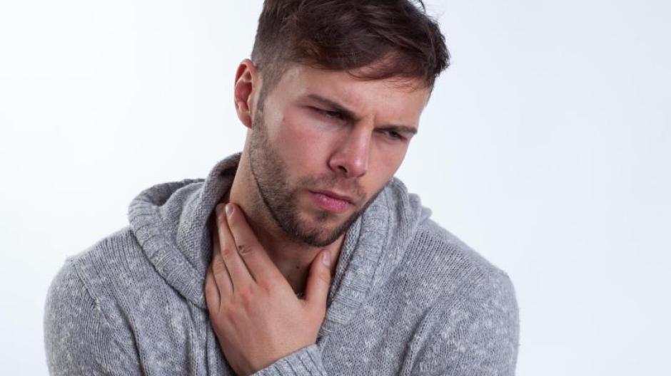 «بحة الصوت الشتوي» .. انعكاس للإجهاد ونزلة البرد أم رقة وأنوثة زائدة؟